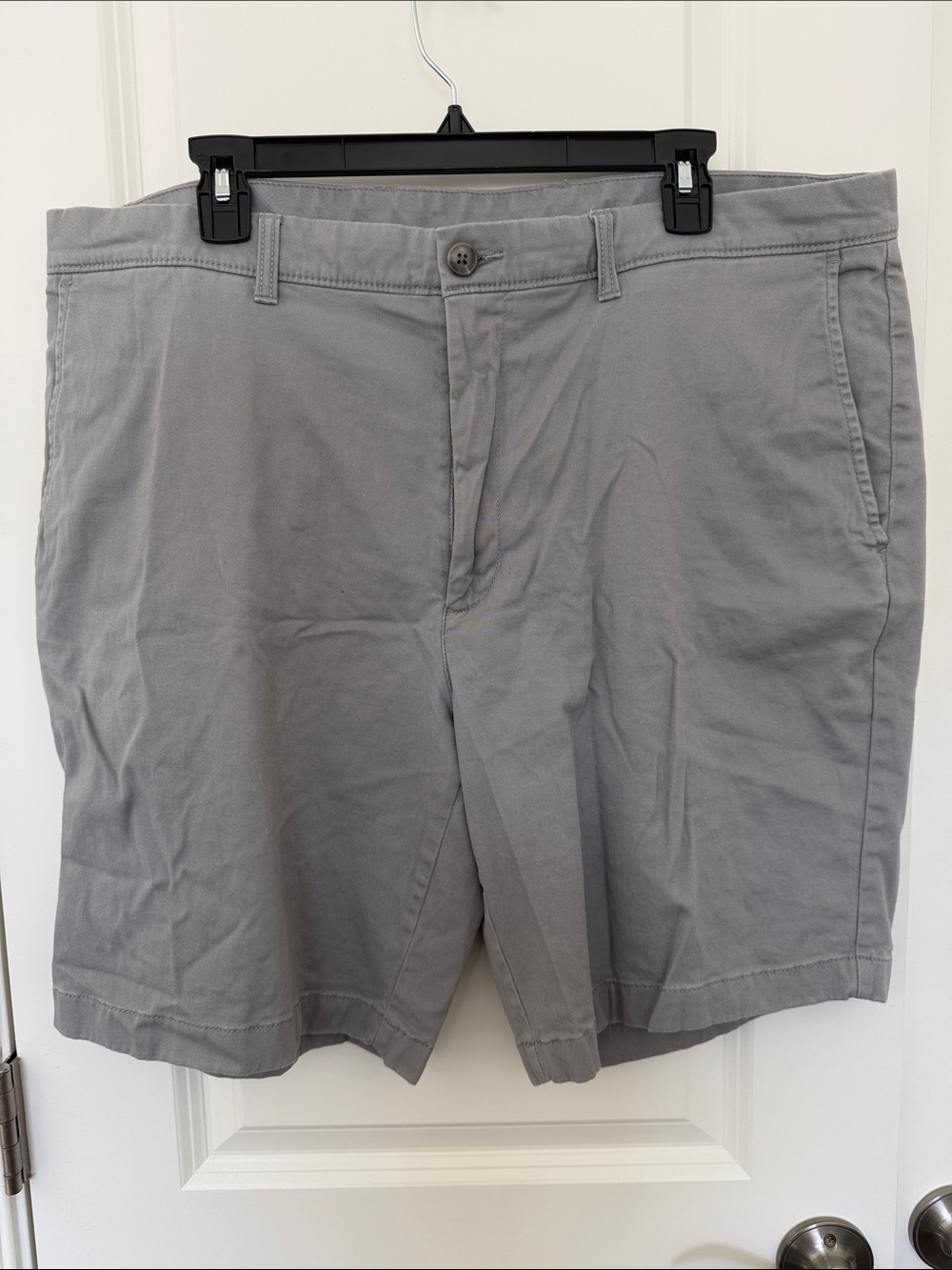Roundtree & Yorke Men's Light Gray Flat-Front Shorts